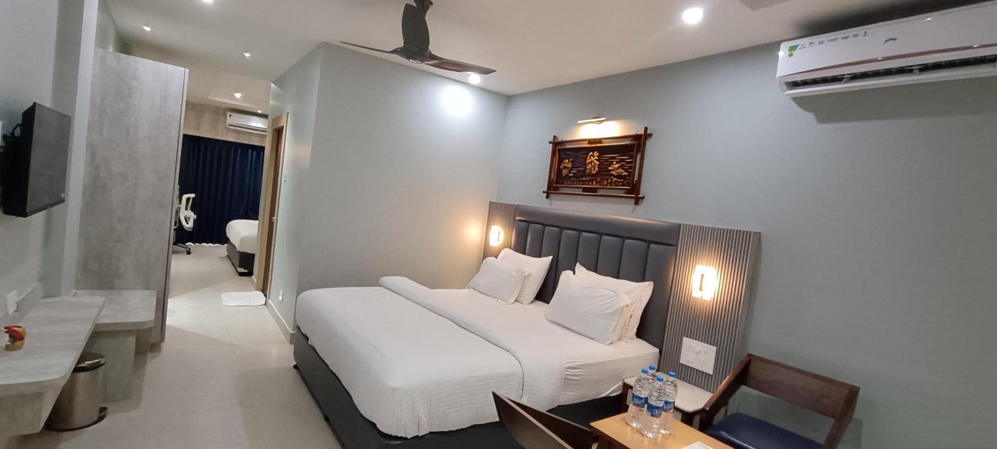 Hotel Lee Garden Near To Blue Flag Beach 500 Mtrs Пури Экстерьер фото